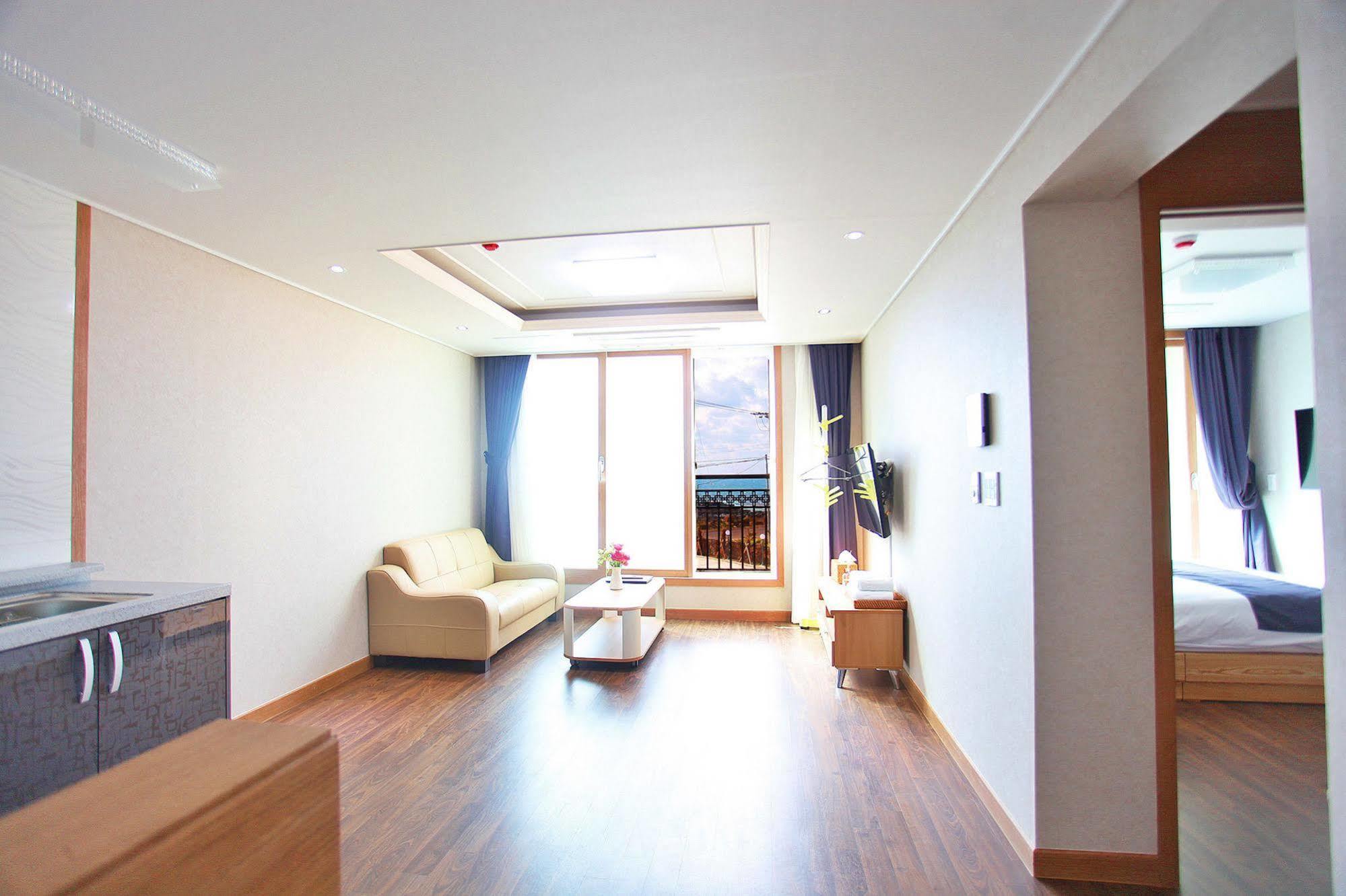 J Raum Resort Seogwipo Ngoại thất bức ảnh