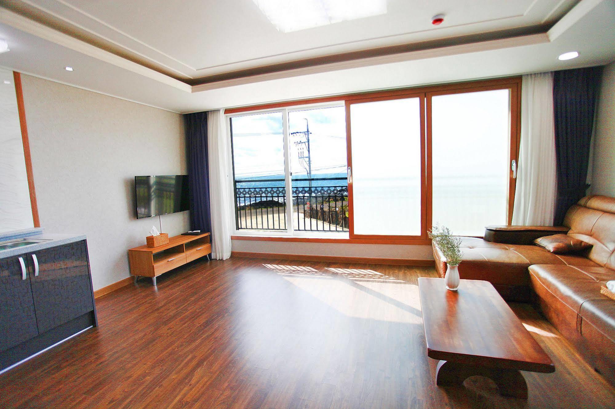 J Raum Resort Seogwipo Ngoại thất bức ảnh