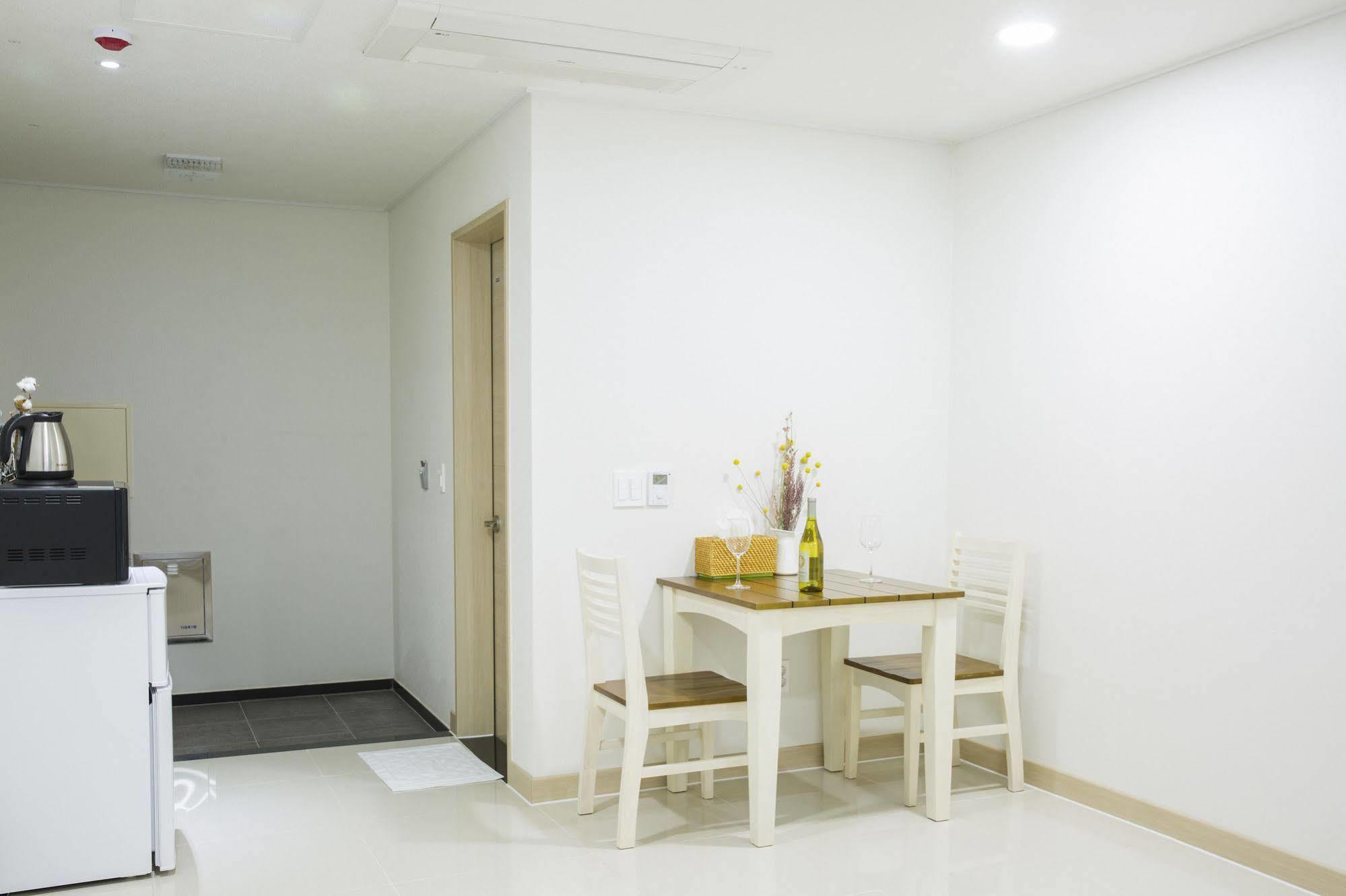 J Raum Resort Seogwipo Ngoại thất bức ảnh