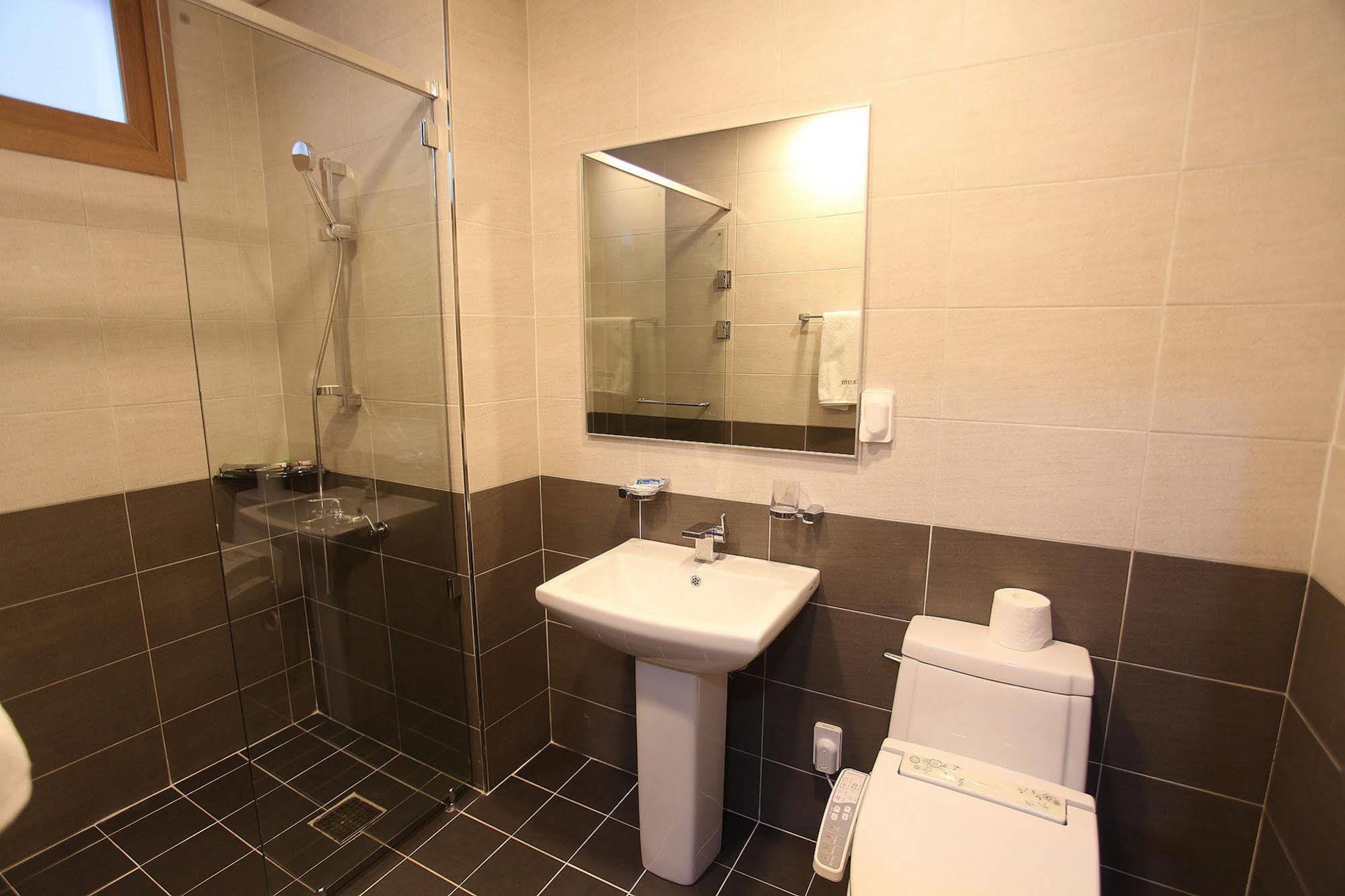 J Raum Resort Seogwipo Ngoại thất bức ảnh