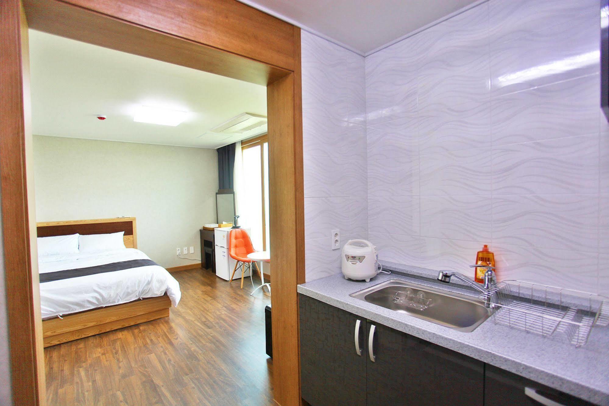 J Raum Resort Seogwipo Ngoại thất bức ảnh