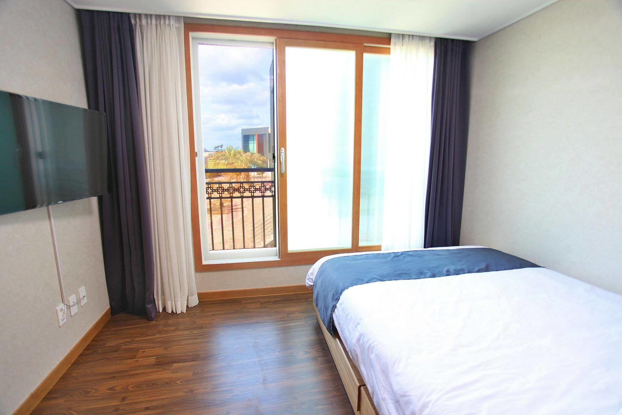 J Raum Resort Seogwipo Ngoại thất bức ảnh