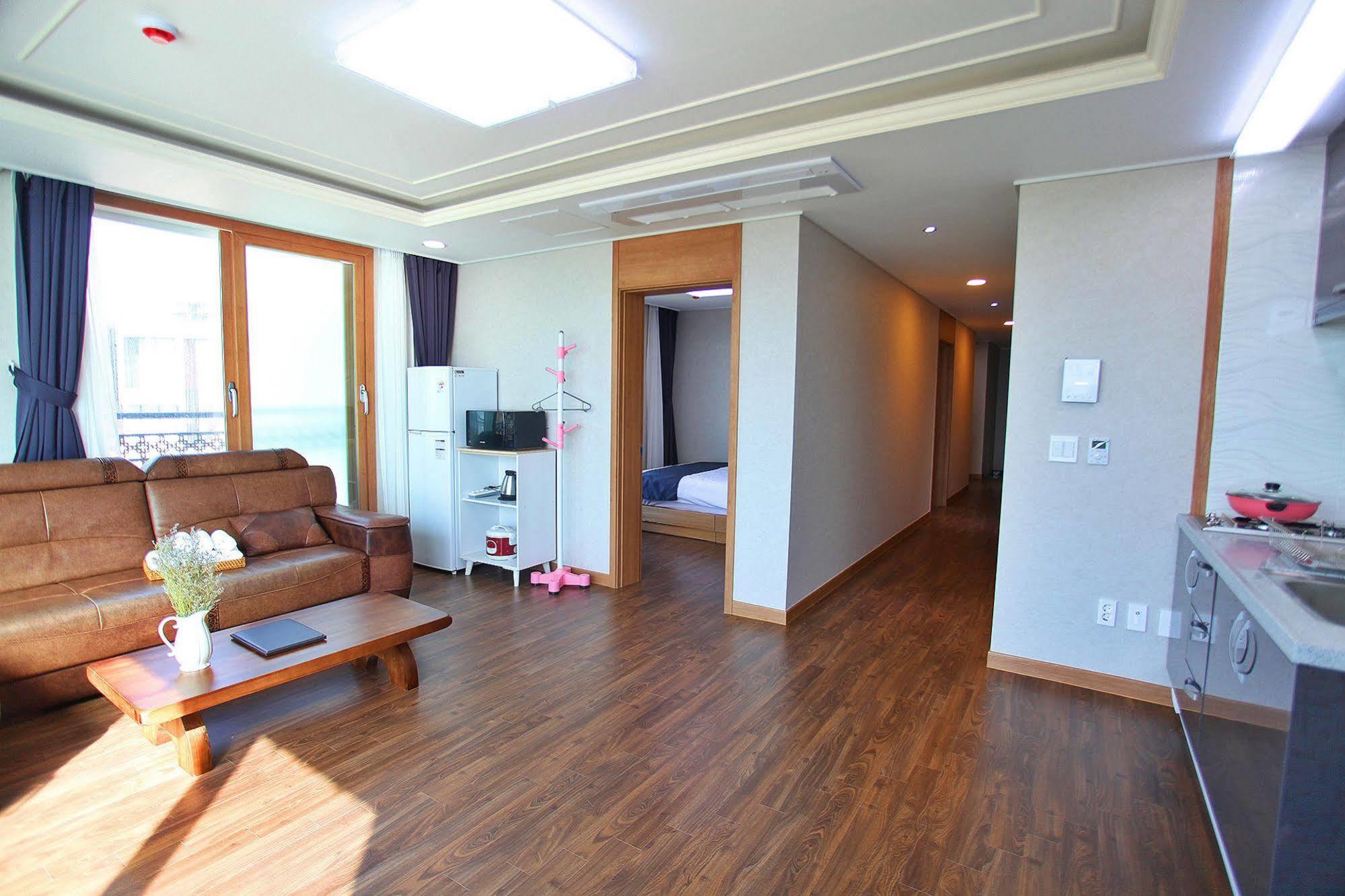 J Raum Resort Seogwipo Ngoại thất bức ảnh